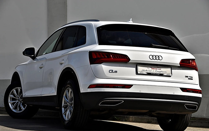 Audi Q5 cena 139800 przebieg: 82000, rok produkcji 2020 z Łask małe 742